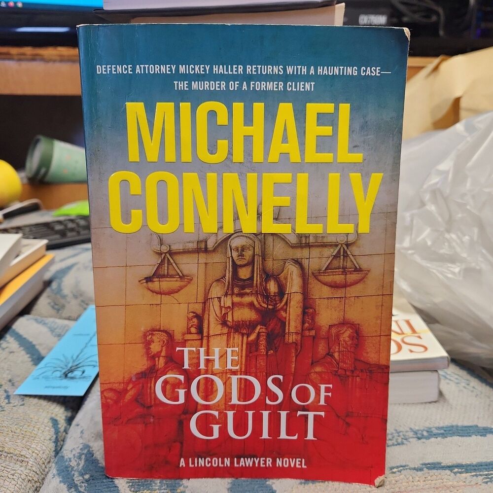Michael Connelly - THE GODS OF GUILT Large Paperback Fiction Novel